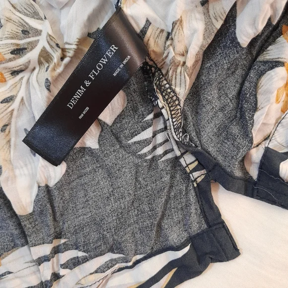 ● Denim & Flower | Button down Shirt - Picture 8 of 9